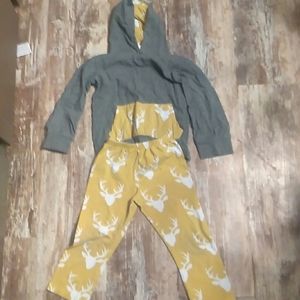 Girls shirt and pants set. 3 for $10